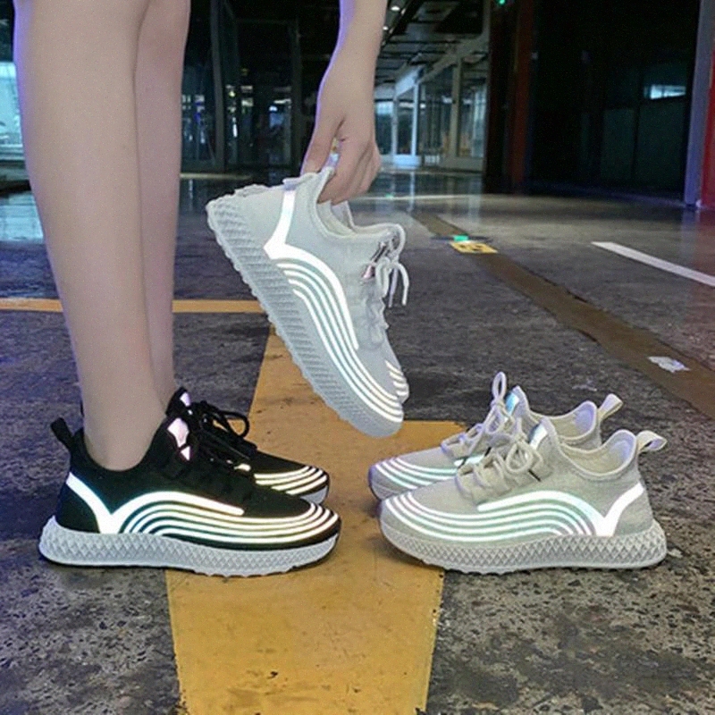 

Autumn and Winter Reflective Sneakers Female 2019 New Breathable Luminous Casual Running Old Shoes Wild Student Mesh Shoes #G65T