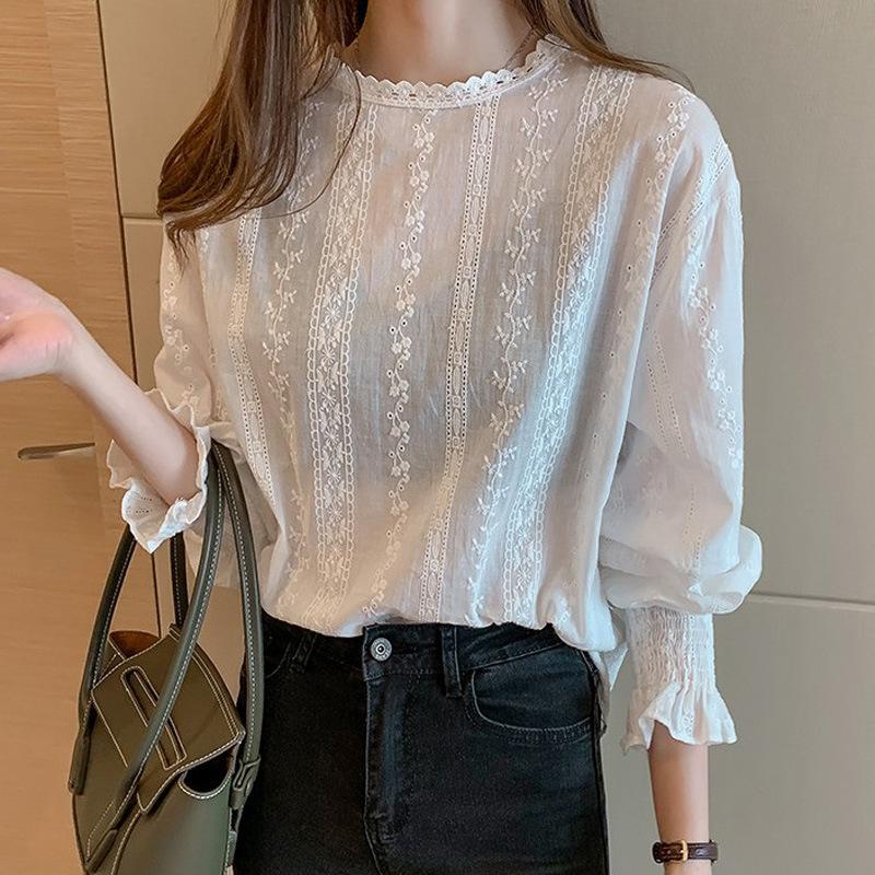 

Vintage style lace shirt Flare sleeve Hollow out White blouse Casual clothing New fashion Women lace Tops Blusa womens blouses