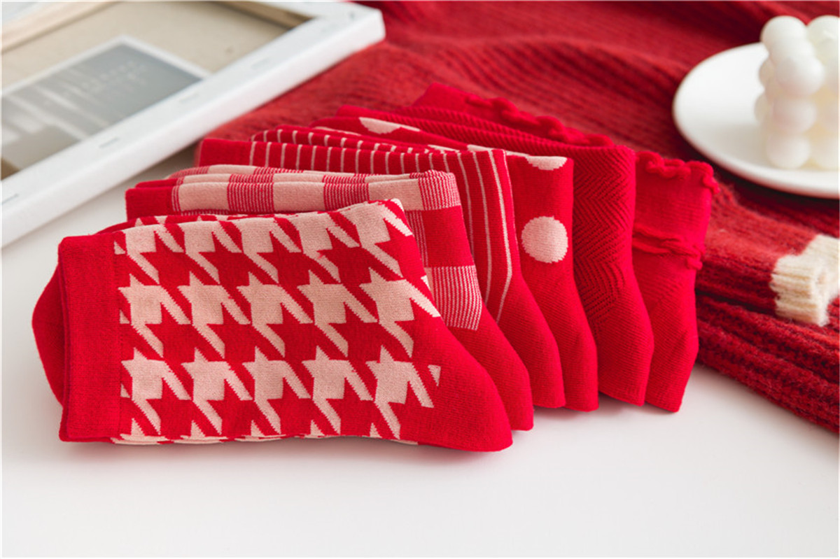 

Mens Women Socks Fast Shipping 2021 newest design New Year's Red High Quality Cotton Crew Breathable Leisure Unique Socks