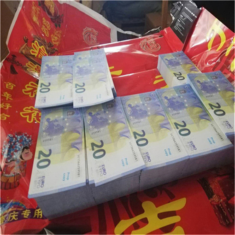 

Flaunting wealth spraying money toys US dollar banknote 10 20US dollar banknote fake money film money of various denominations 05