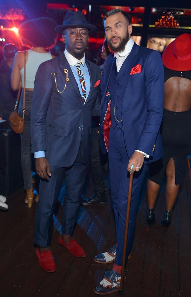 

Latest Coat Pant Designs Navy Blue Groom Tuxedos Slim Fit Italian Style Bespoke Mens Wedding Party Suits(Jacket+Pants+Vest)terno1, Custom color