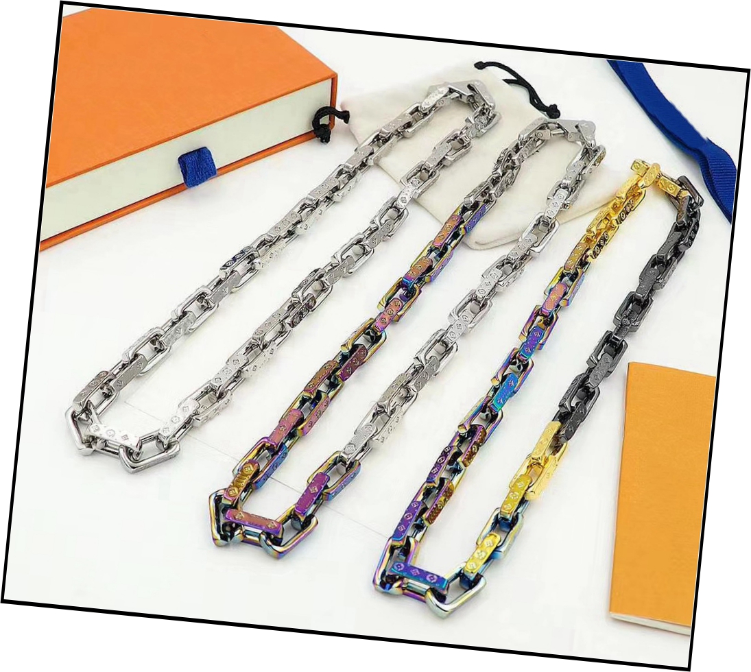 

Europe America Hot Sale Fashion Men Lady Titanium steel Engrave Four Leaf Flower V Letter 18K Plated Gold Thick Colors Chain Necklaces