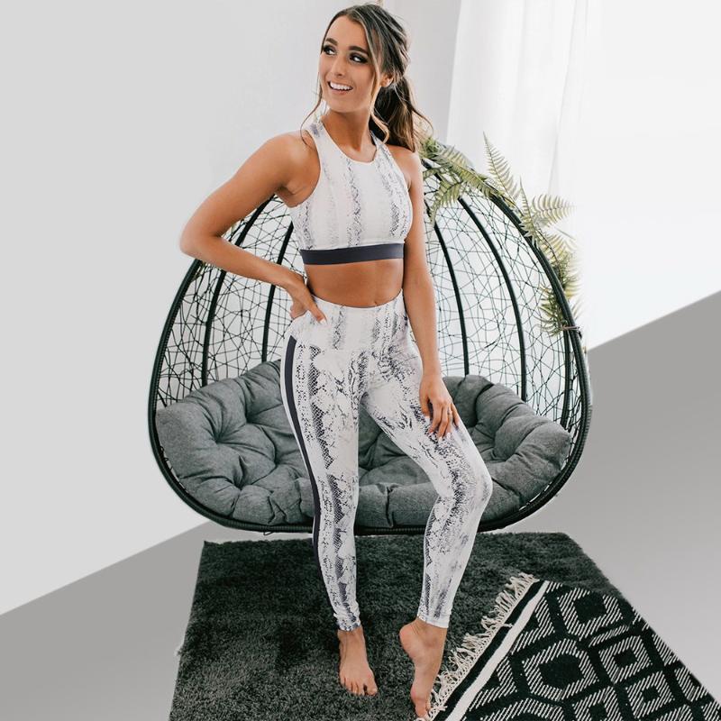 

Wholesale New Black And White Snake Print Yoga Suit Sports Fitness Womens Wear Gym Clothing Jogging Set, Serpentine
