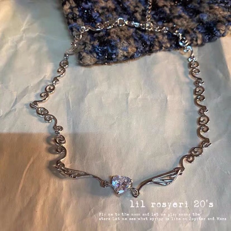 

Small Design Angel Wings Love Necklace Clavicle Chain Simple Girl Heart Sweet Cool Laurie Dark Neck Chain, Silver