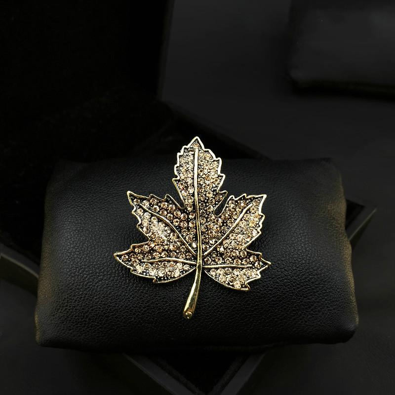 

Simple Retro Golden Maple Brooches for Women Men Suit Badge Leaf Brooch Pin Corsage Luxury Pin Jewelry Gift Clothes Accessories