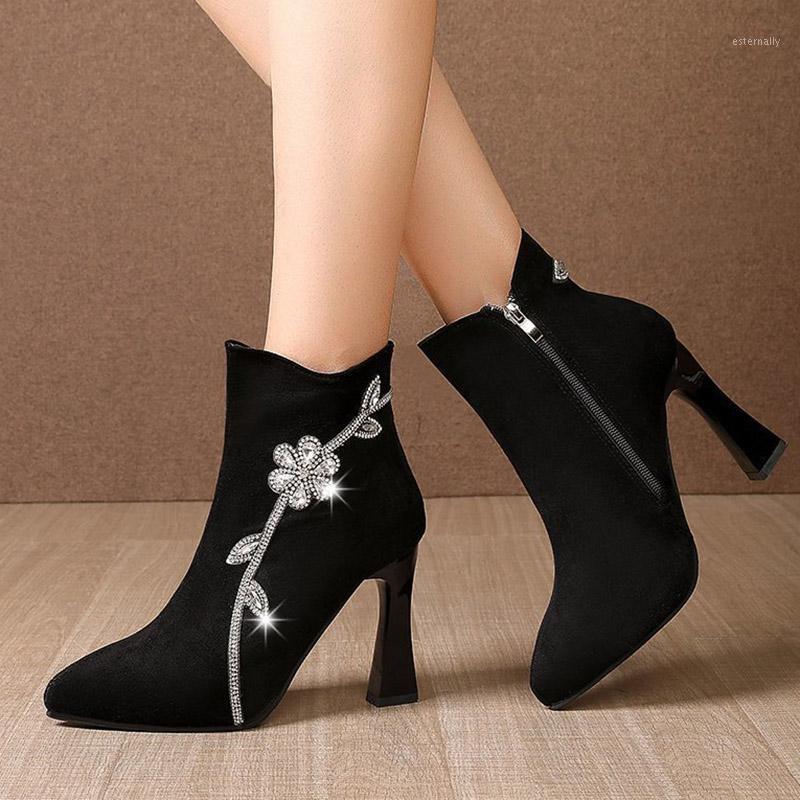 

2020 Winter Super High Heels Ankle Boots Flock Pointed Toe Dress Shoes Pumps Flower Embroider Booties botas retro mujer 8681L1, Blue