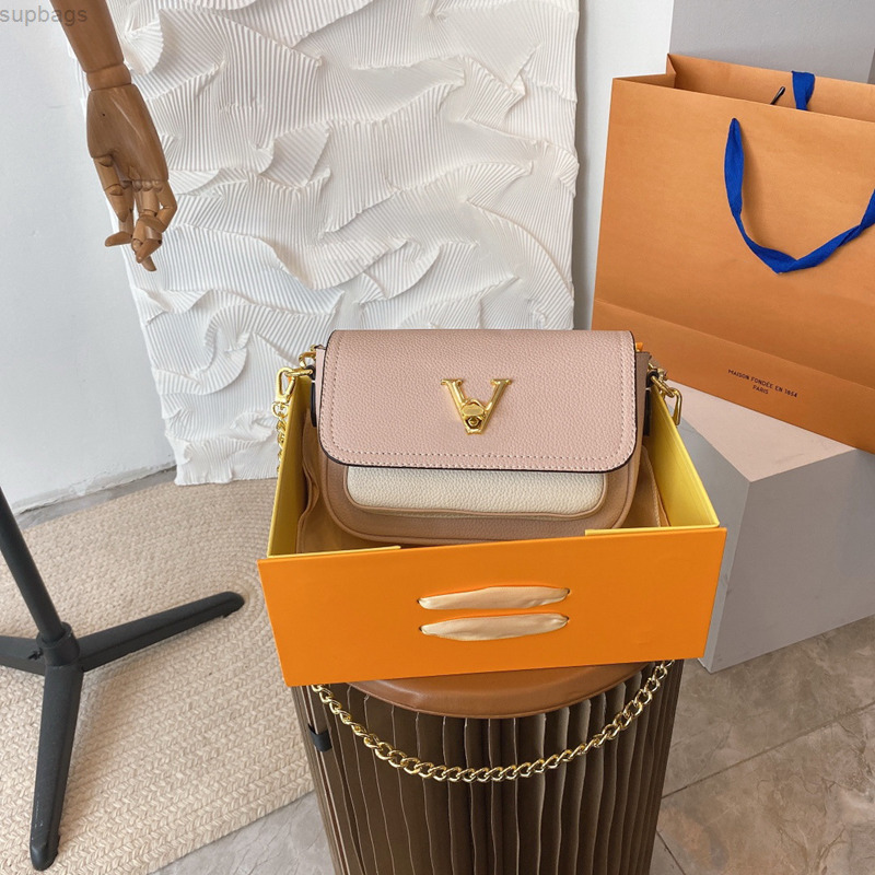 

Real Cowhide Lockme Tender Women Messenger Bag Envelope Shoulder Cross Body Bags Metis Designer Handbags LOCKY Lady Purse Clutch Wallets B-001, Style 1 20x15cm