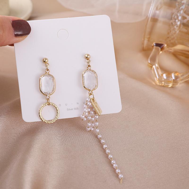 

The new 2021 metal web celebrity long earrings female tassel earrings east gate of pearl