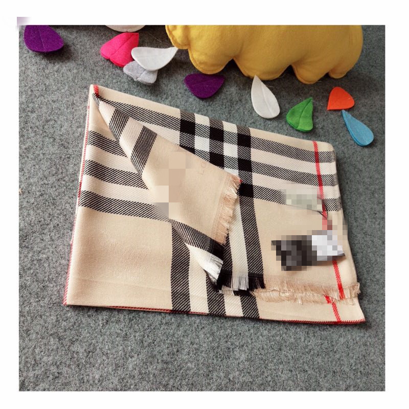 

Autumn and winter new classic British Plaid dark cotton scarf with double star