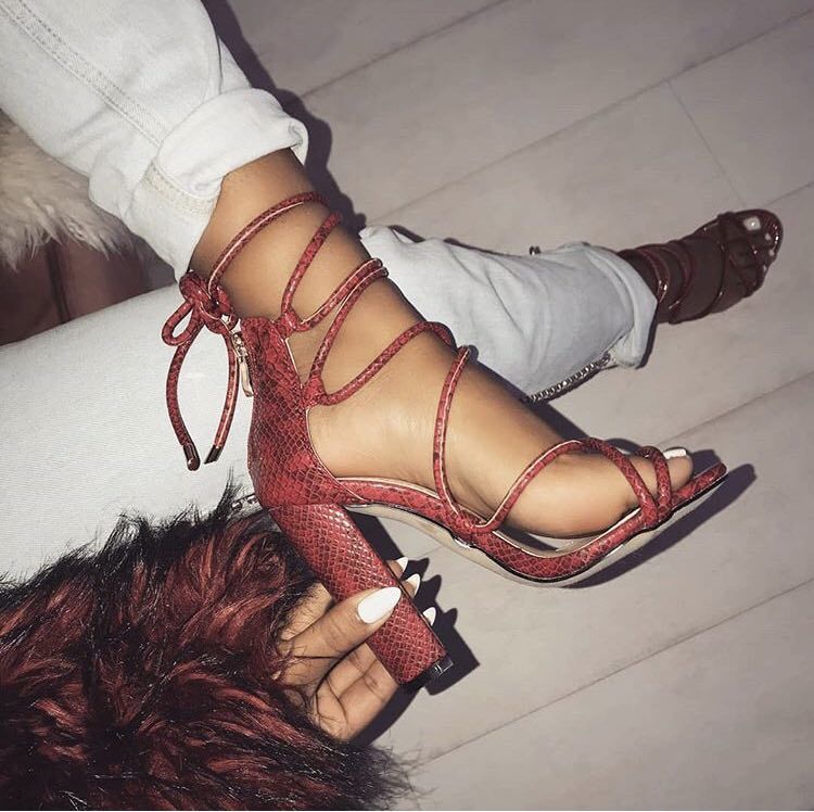 

2020 Fashions Spring Snake Skin Women's Leather Pumps Will See Slingshot Peep Beige Buckle Ladies Shoes Usp3, The picture
