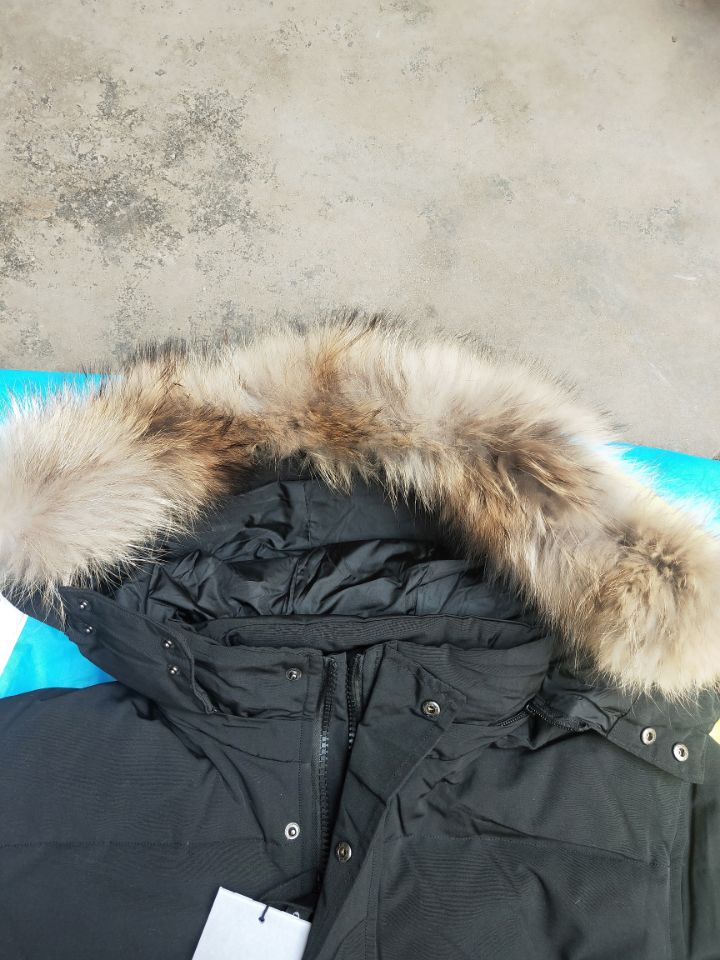 

2020Winter Parka Outerwear Big Fur Hooded Canada Down Jacket top quality 1:1 Coat Hiver Doudoune 90% white goose down fur coat wolf hair