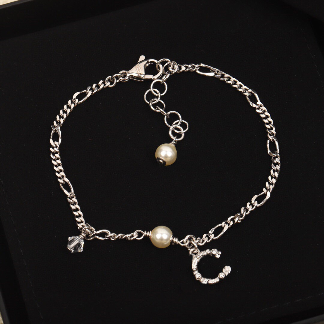 

2022 Top quality charm bracelet with diamond and pearl beads for women wedding jewelry gift have box stamp PS4284