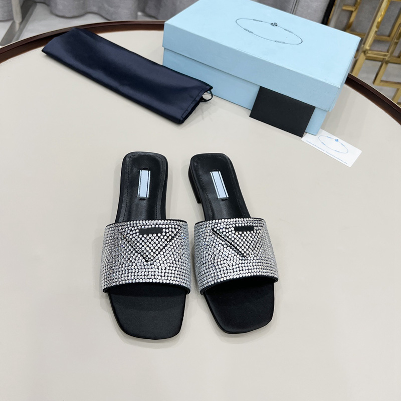 

Triple Black Crystal Satin Heeled Sandals Slides Crystals Flat Slippers Woman Designers Slide Rubber Sole High quality Casual Fashion Party Lady