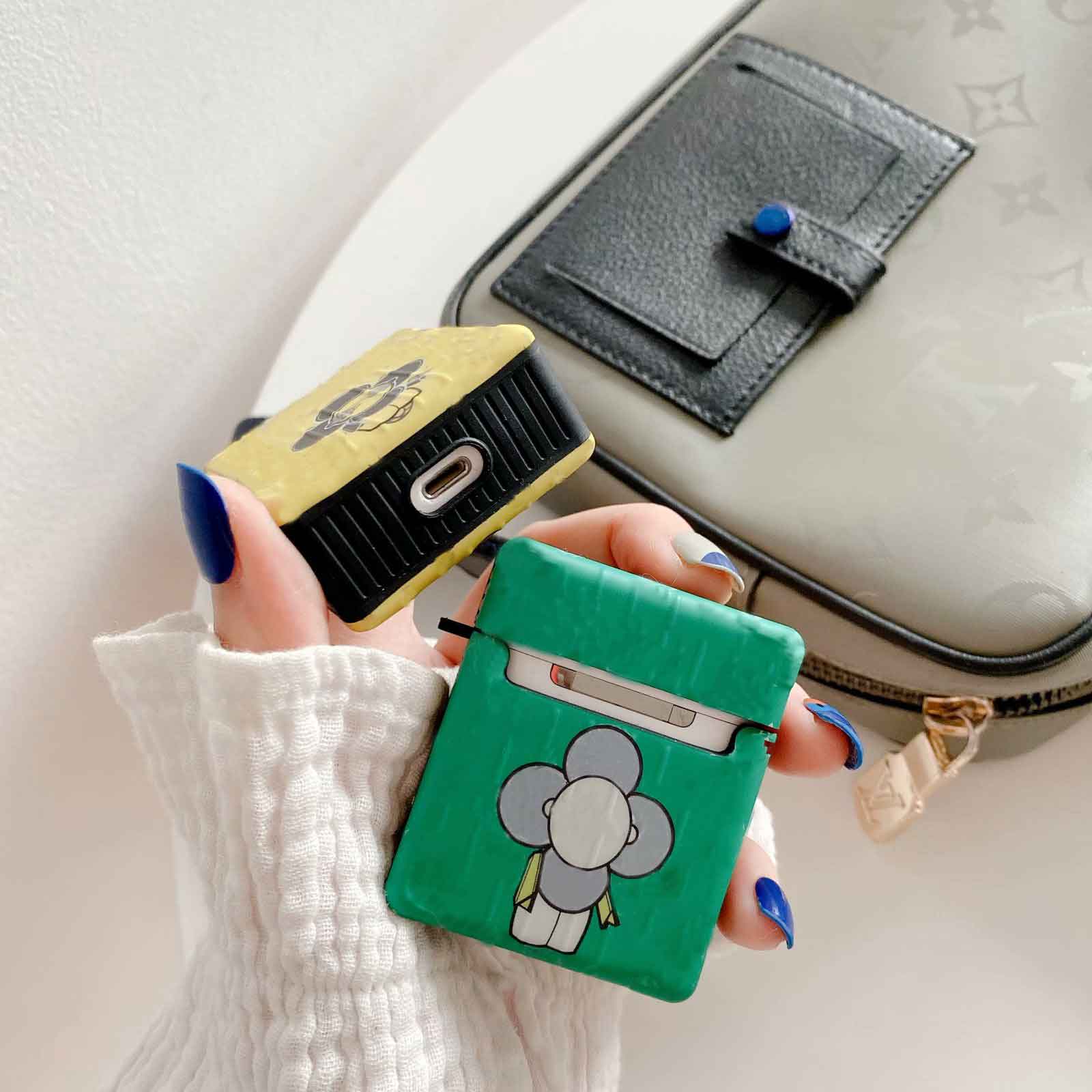 

AirPods Case Fashion Designers Style Flower Doll Style Elegant Headset Case for AirPods 1/2/Pro Earphones Case 5 Color Available