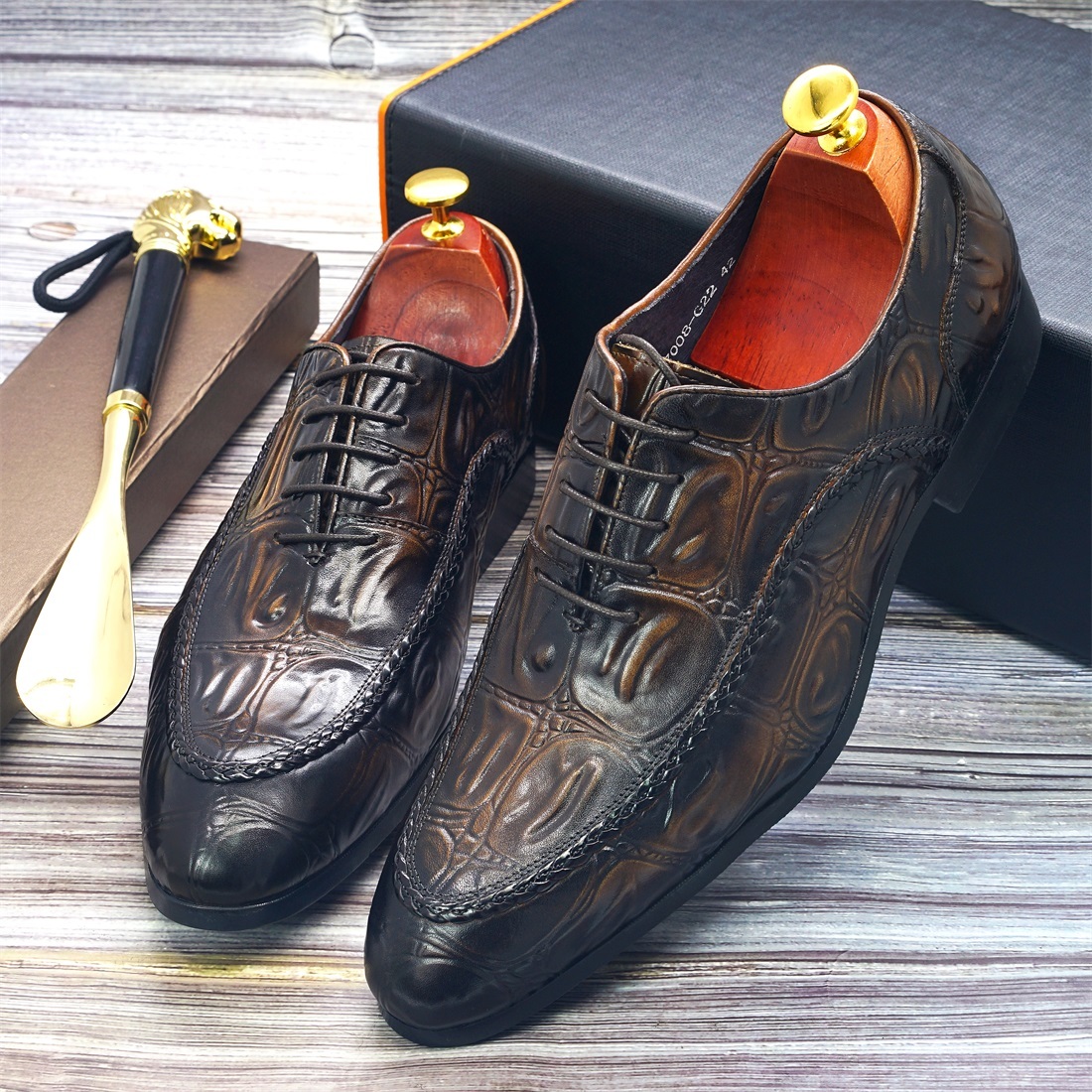 

Traditional size 38-45 of men dressed in genuine leather oxford formal business crocodile shoes male fashion, Blake