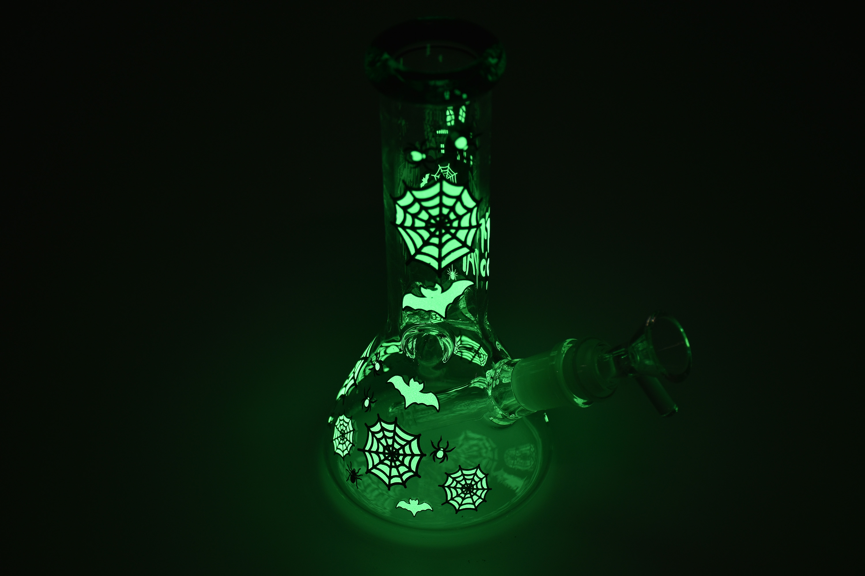 

8 Inch 20CM Assorted Color Multi Glow In The Dark Castle Glass Beaker Bong Hookah Water Pipe Glass Water Bottles Dab Rig Assorted Color