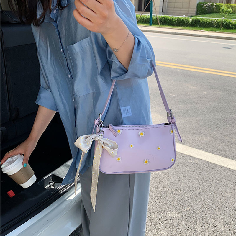 

Fashion Shoulder Bags Designer Daisy Embroidery Baguette Handbags Luxury PU Leather Female Crossbody Bag For Women Q1206, Beige