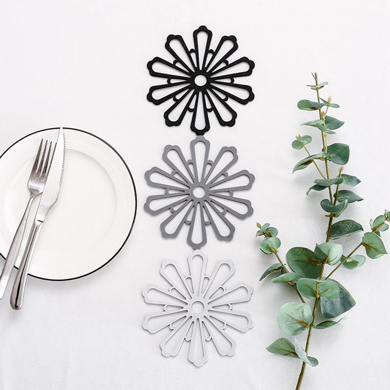 

Kitchen Accessories Dining Table Mat Geometry Hexagon Drink Cup Hollowing Out Flower Design Kitchen Insulation Bowl Dish