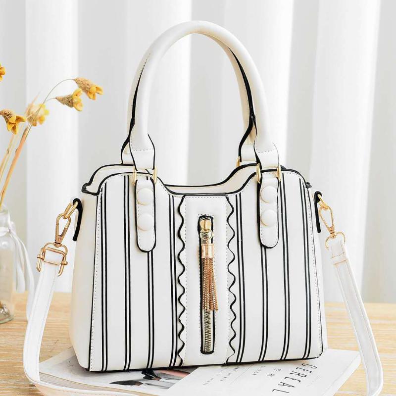 

Women's bag 2020 new Korean version of shoulder portable diagonal embroidery fashion women's bag trend