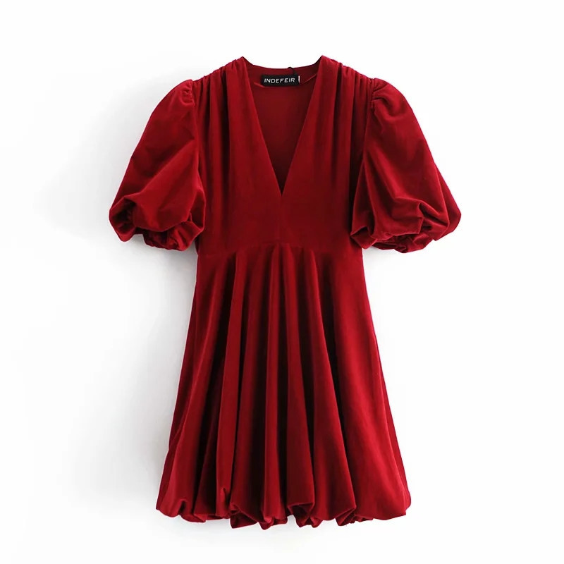 

Red Velvet Party Women New Year 2021 Vintage Short Puff Sleeve Mini Dress Woman Voluminous Hem Elegant Dresses Fll5