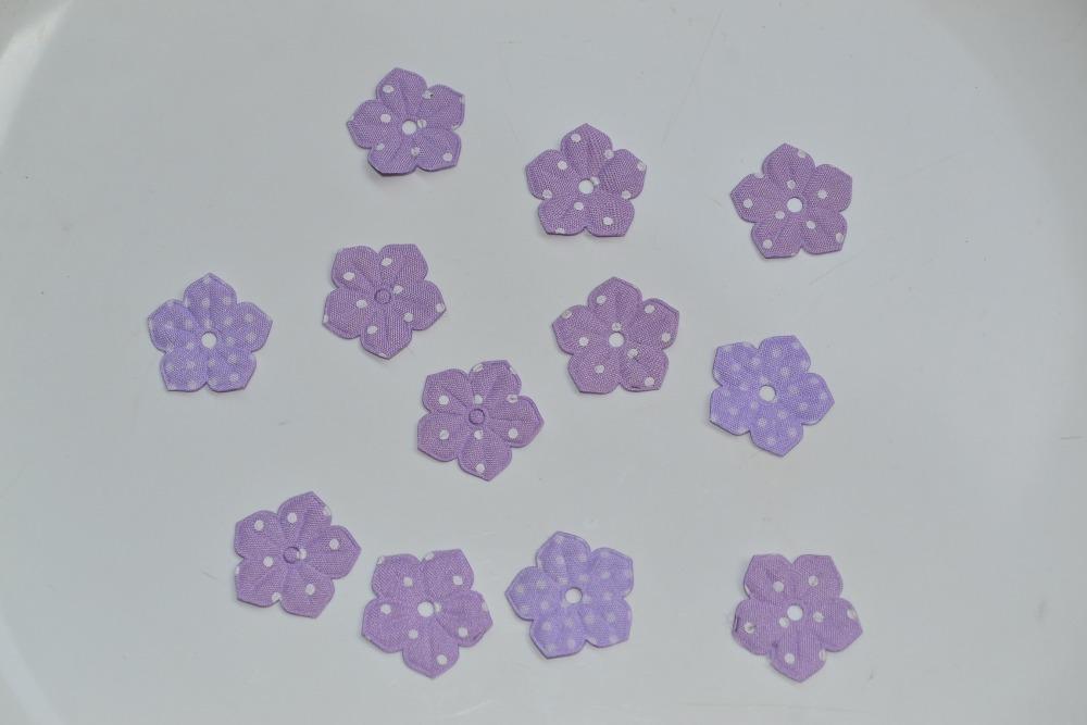 

25mm In Diameter Artificial Fabric Purple Flowers Hollow Flowers for Wedding Decoration DIY Scrapbooking Die Cut 50pcs/set