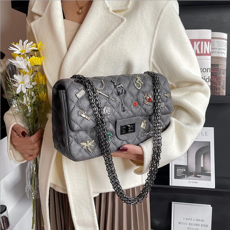 

Factory wholesale women bag street fashion plaid leather messenger handbags rivet fashions shoulder handbag personalized diamond chain bags