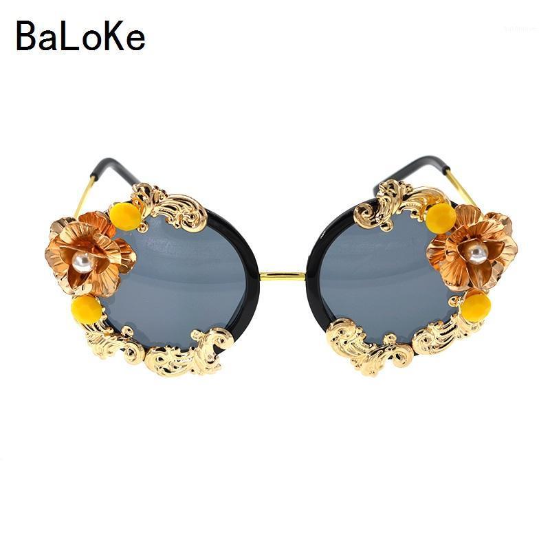 

New Fashion Baroque Women Girl Crystal Sunglasses Women Retro Full Frame Black Round Sunglasses Summer Beach Glasses Gifts1