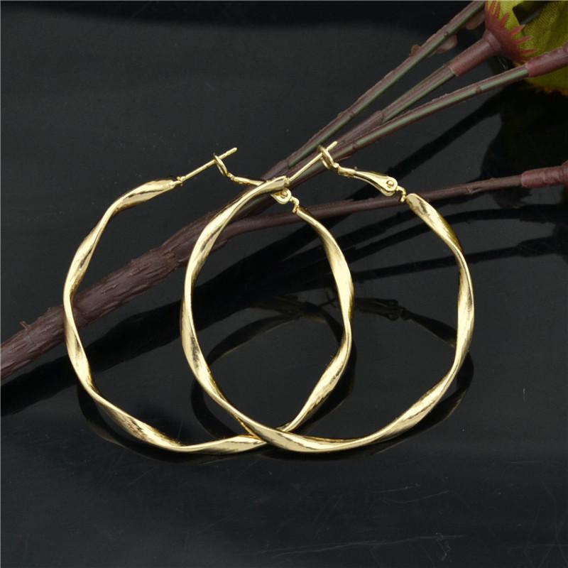 

Hoop Earrings for women Big circle Rings New Fashion Jewelry Accessories Casual personality style Young beautiful Ladies earings