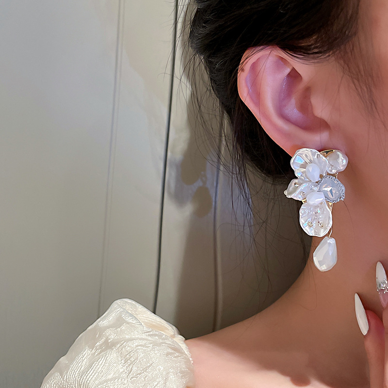 

925 Silver Studs Needle Baroque Crystal Pearl Rhinestone Earrings Ins French Retro Minority Design Ear Studs Eardrop Earring