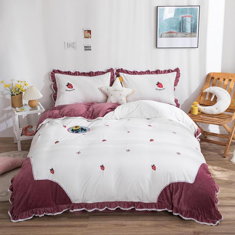 

2020 new products Thickened warm crystal velvet Embroidery Bed Set luxury bedding king size 4-piece set