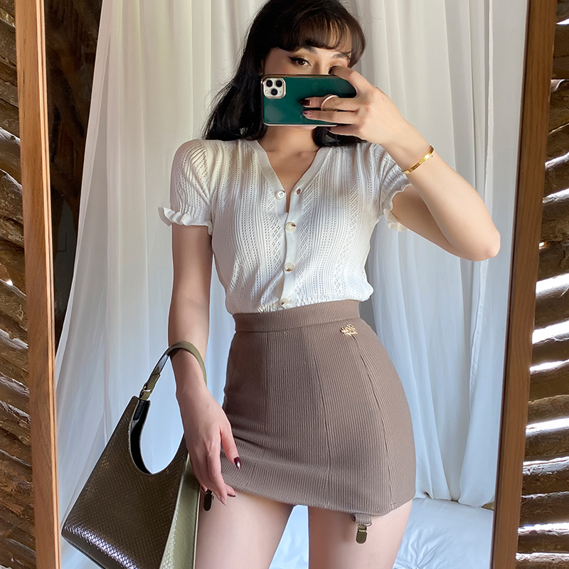 

2021 Summer New Vintage French Girl Hollow Sleeve Out Knitted or Crocheted with White v Cleavage Top Short Thin Tshirt Elastic t Female ZBDN