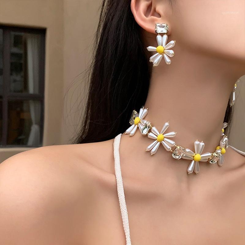 

MENGJIQIAO Korean Fashion Yellow Pearl Flower Choker Necklace For Women Girls Elegant Metal Crystal Pendants Party Jewelry Gifts1