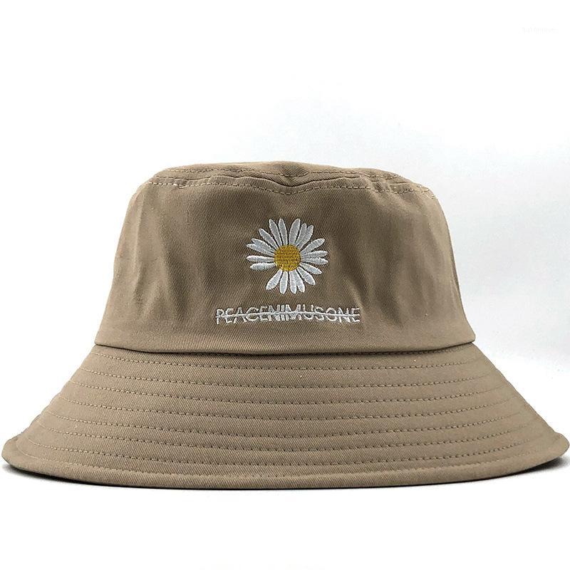 

2020 Spring and autumn women fashion daisy sunshade fishermen bucket hats high quality excursion outdoor folding bucket hats1