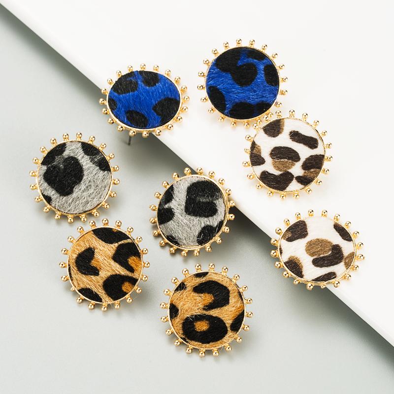 

Autumn and Winter New Earrings Simple Round Alloy Leopard Pattern Flocking Earrings Fashion Women Retro Korean Fashion
