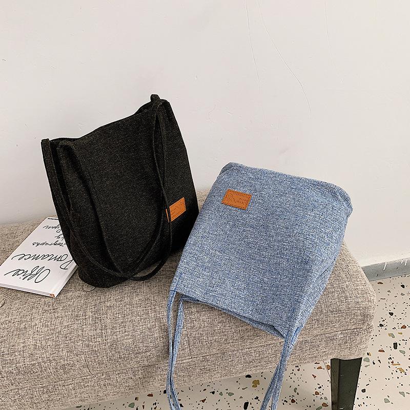 

In autumn and winter of 2021, the new canvas women's bag, Black