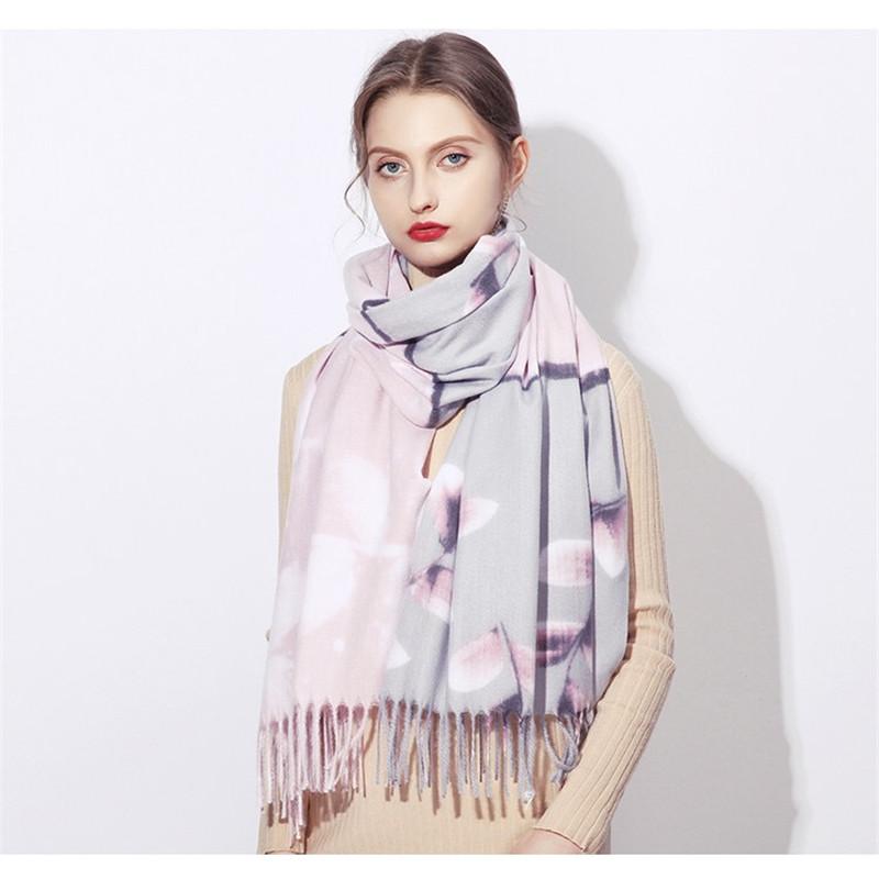 

Luxurious fall and winter style printing with tassels women scarves Muslim hijabs shawls bandana wraps 8pcs/lot