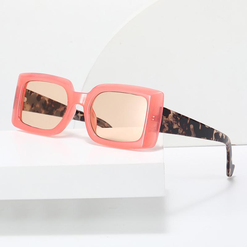 

New sunglasses European and American square frame plastic glasses trend men and women sunglasses