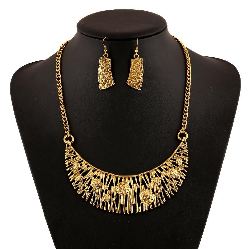 

Chains LZHLQ Vintage Ethnic Geometric Hollow Choker Statement Necklace Set Women 2 Colors Zinc Alloy Necklaces Trendy Collares Collier