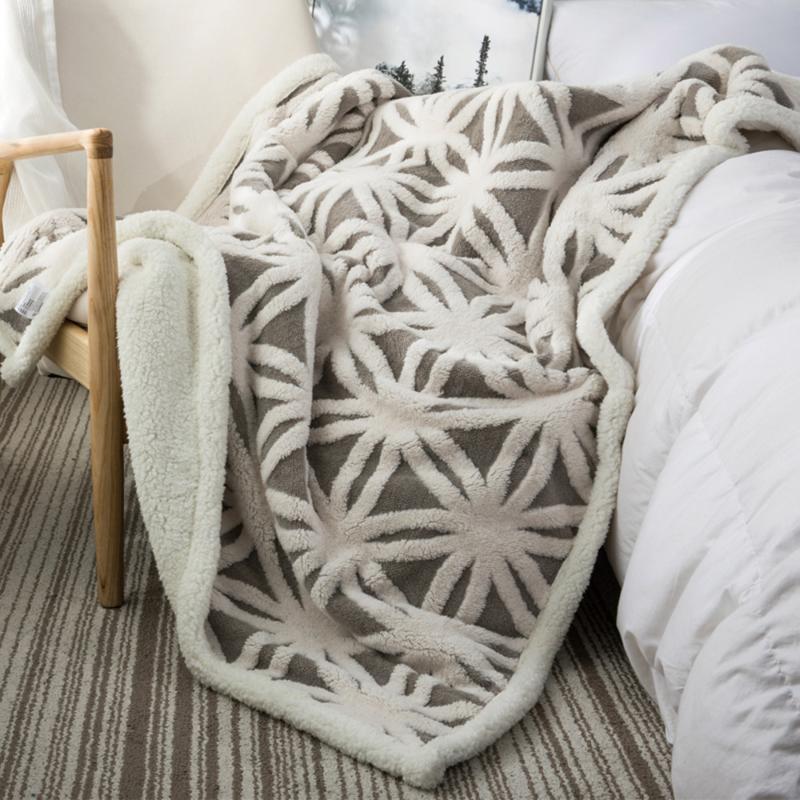 

Double Thick Coral Fleece Office Lunch Break Blanket Winter Air-conditioned Room Cover Blankets For Beds Winter Warm Adult Soft