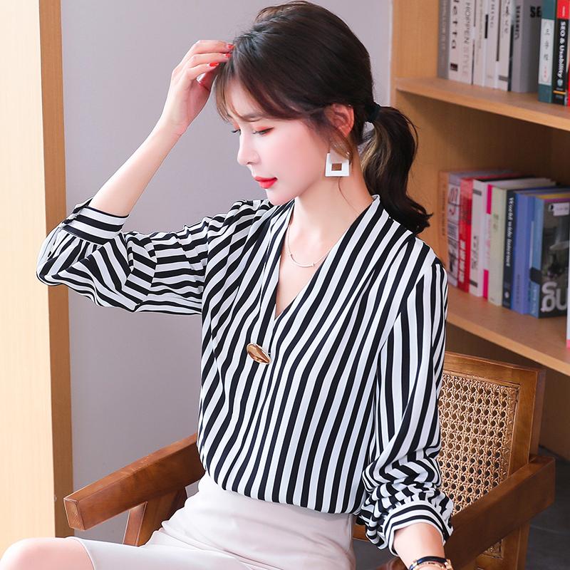 

V-neck Black White Striped Shirt Women Vertical Stripes Shirts Female Chiffon Blouses Tops Plus Size Pullover Workwear Shirts
