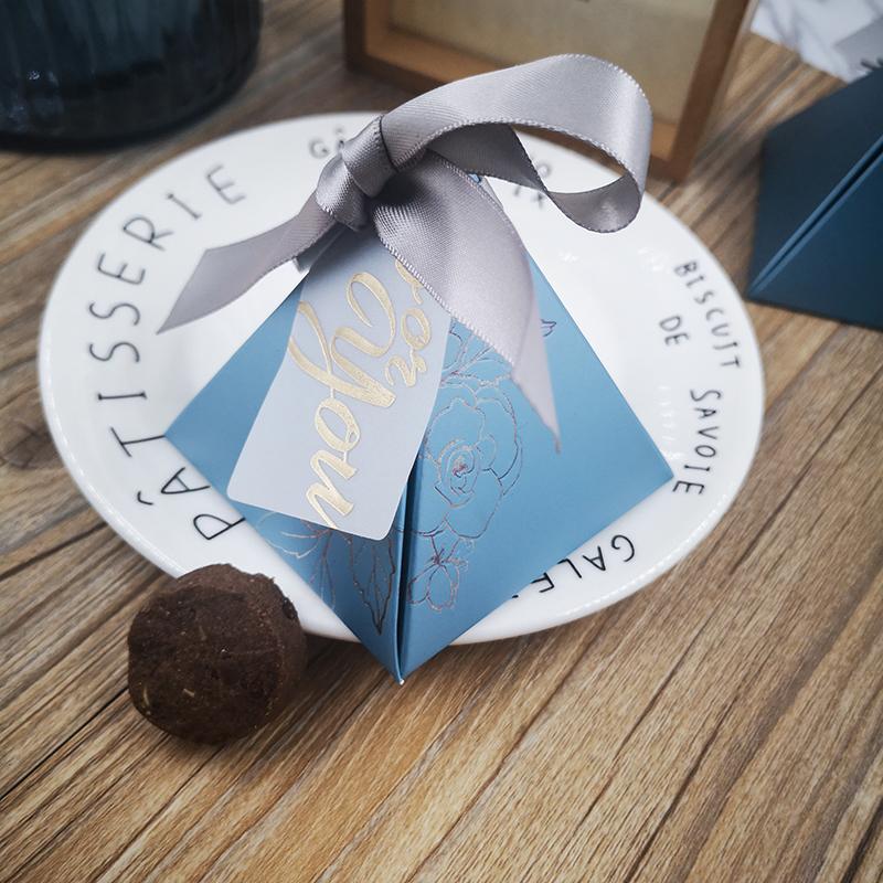 

50 20 100pcs Triangular Pyramid gift box wedding favors and gifts candy box gifts for guest wedding party birthday decoration