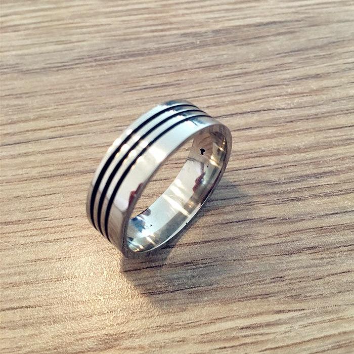

Cluster Rings 8mm Stripe Titanium Band Brushed Ring Solid For Men And Women Wedding Fashion