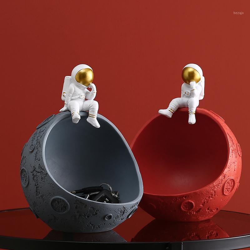 

Nordic Art Resin Astronaut Porch Key Storage Decoration Modern Living Room Office Half Moon Model Dried Fruit Snack Candy Plate1