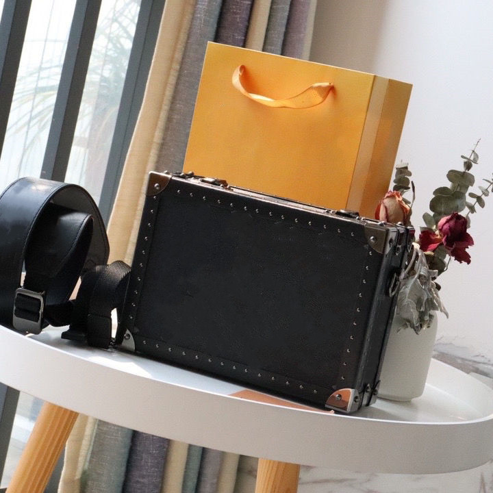 

New fashion classic box bag men and women shoulder messenger bag