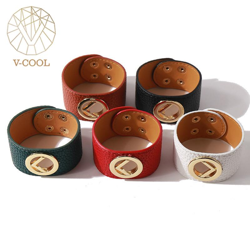 

French Popular Street Fashion F Letter Single Circle Bracelet Glossy Plating Alloy PU Bracelet Adjustable Concealed Button