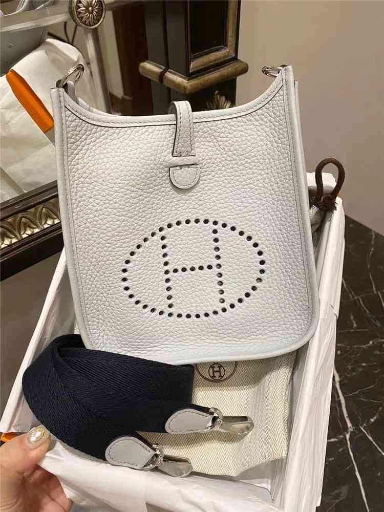

Designer Explosive Fashion Handbags Herms Hands Shoulder Full Leather Everyn Hollow Out h Letter Mini29 Messenger Women's Bag