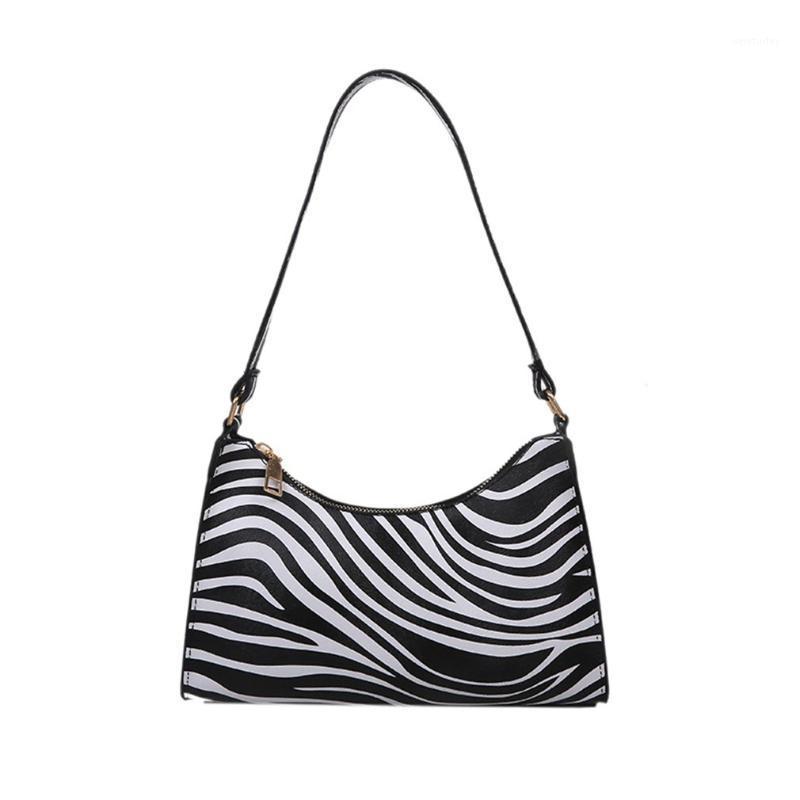 

Fashionable Underarm Bag Pu Leather Square Printing Large Capacity Shoulder Bag Female Zipper Versatile Handbag1