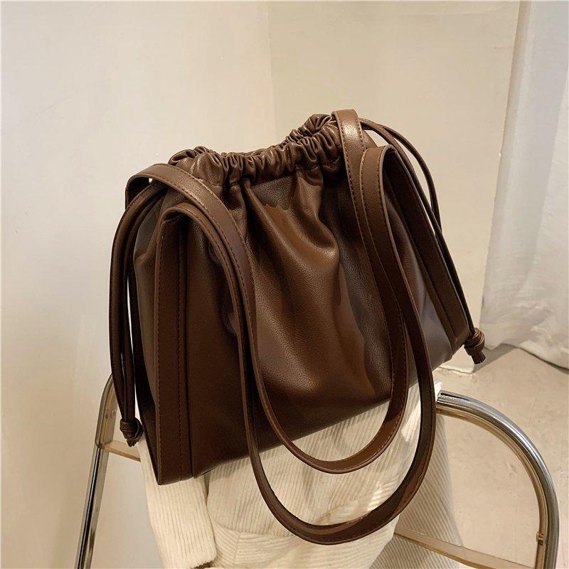 

Luxury Handbags Women Bags Designer Vintage Shoulder Bag New Messenger Bags Soft Flap Shoulder Crossbody Pack Women Purse, Black