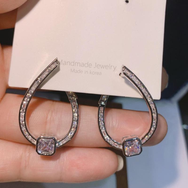

2020 Drop-shaped Ear Ring Fashion Temperament Exaggerated Personality Wild Oval Earring Zircon Hypoallergenic gold colors Earrin