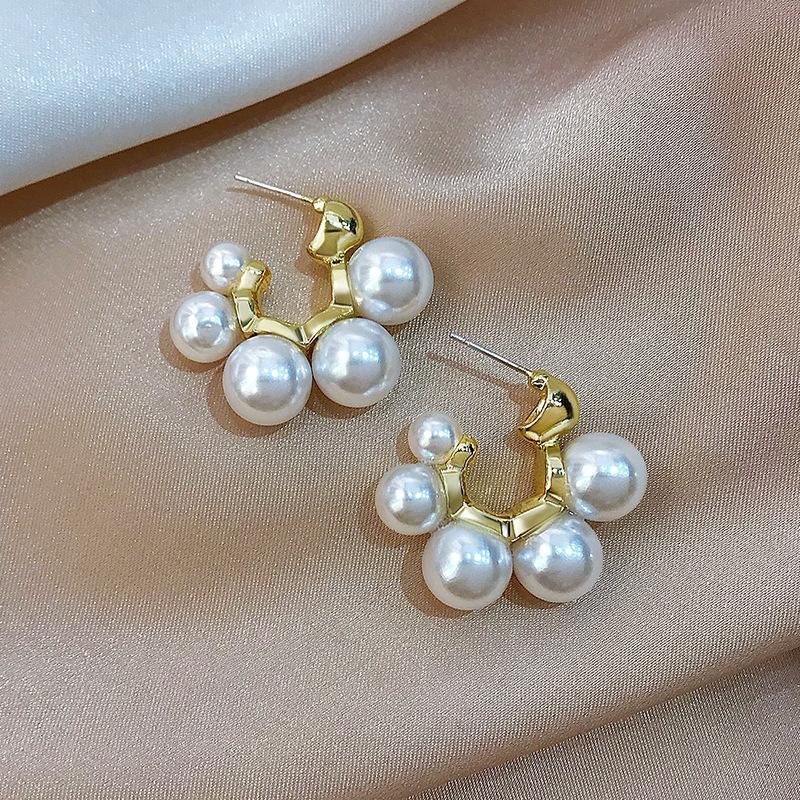 

Stud Statement Red White Pearls C Shaped Earrings For Women 2021 Jewelry Pendientes Wholesale